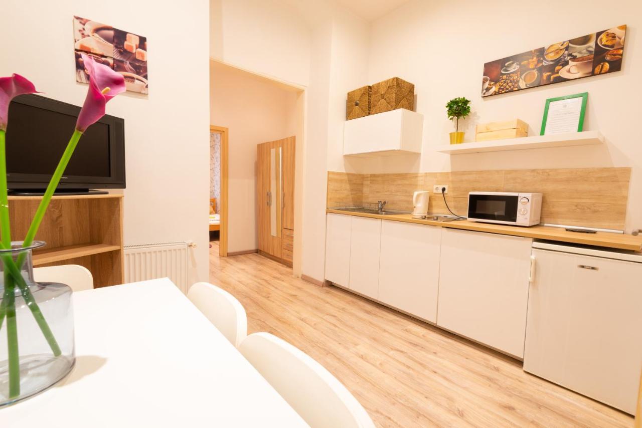 Standard Apartment By Hi5 - West End Center Budapeşte Dış mekan fotoğraf